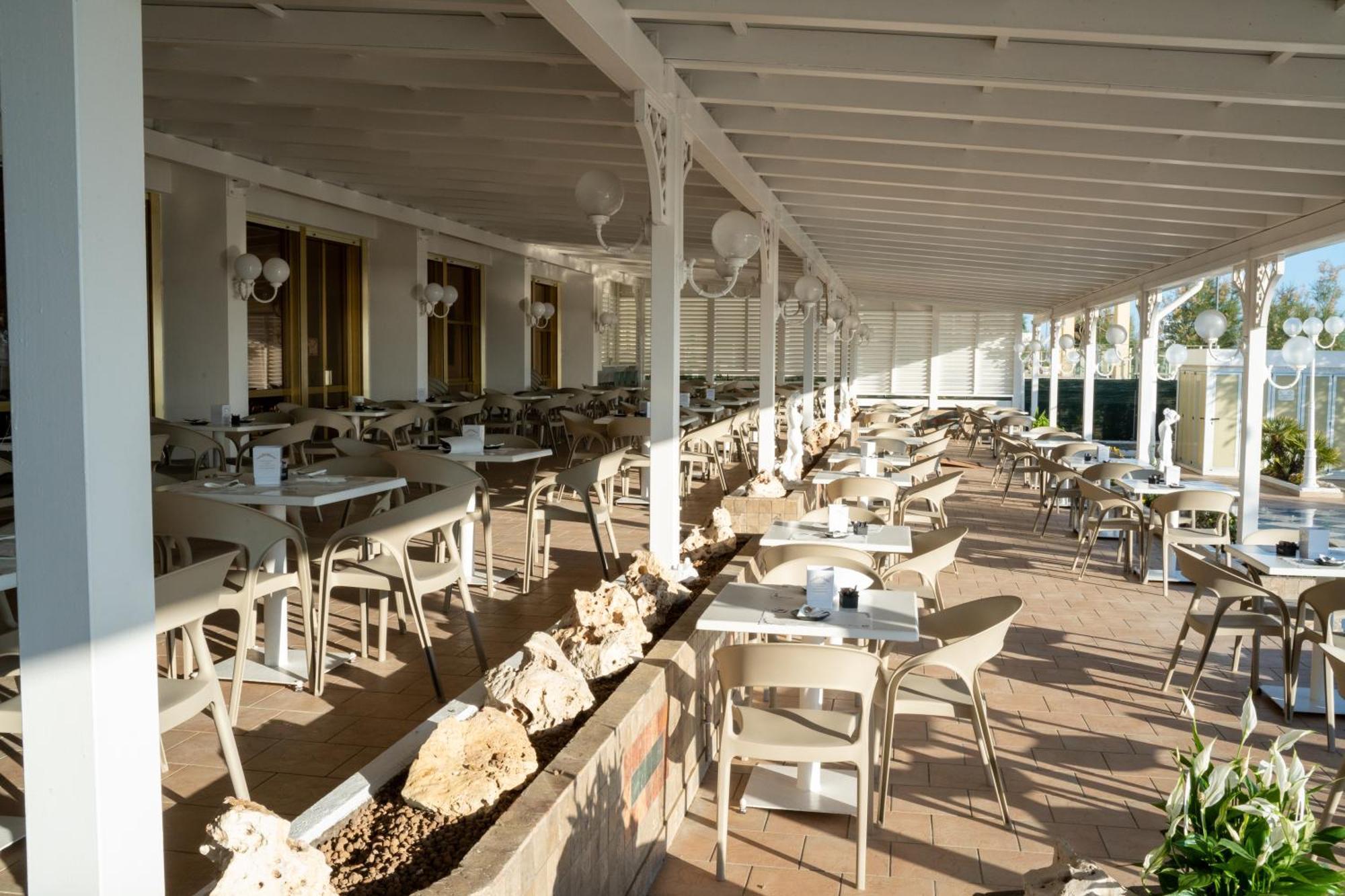 Grand Hotel Excelsior Сенигалия Екстериор снимка